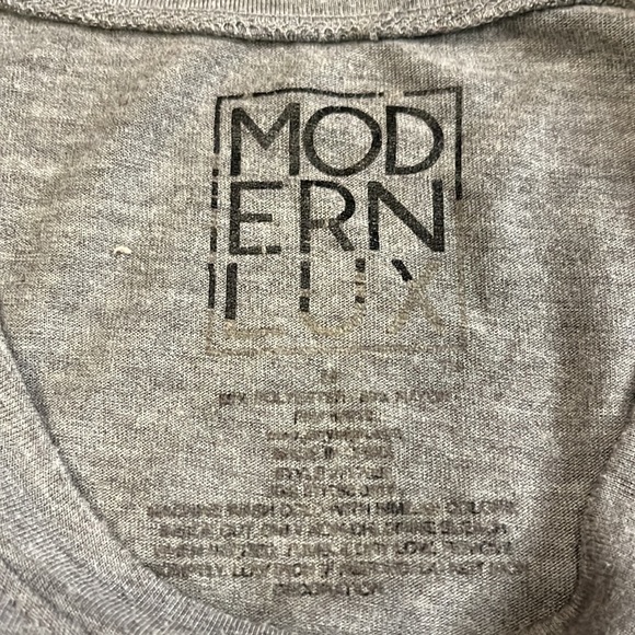 Modern Lux T-Shirt Size M - Picture 3 of 5